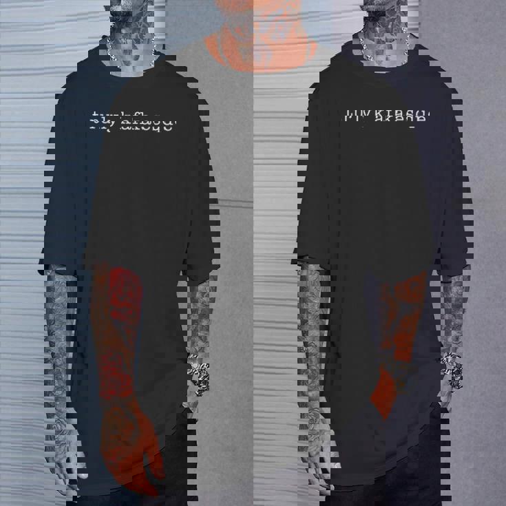 Kafkaesque Kafka Humor Oscuro Literatura Nihilista Libro Nerds Camiseta unisex Regalos para él