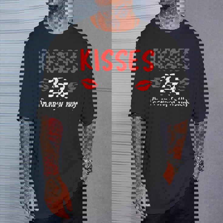Kisses 25 Imave For College バレンタインデー デザイナー Tシャツ 彼への贈り物