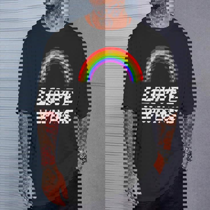 Lgbt フラッグ プライド ポケット レインボー Love Wins パーティー レインボー Tシャツ 彼への贈り物