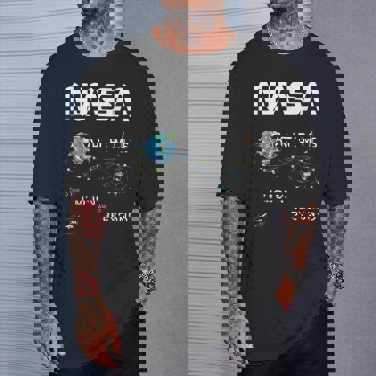 Nasa アルテミスミッション探査記章ワームロゴ Tシャツ 彼への贈り物