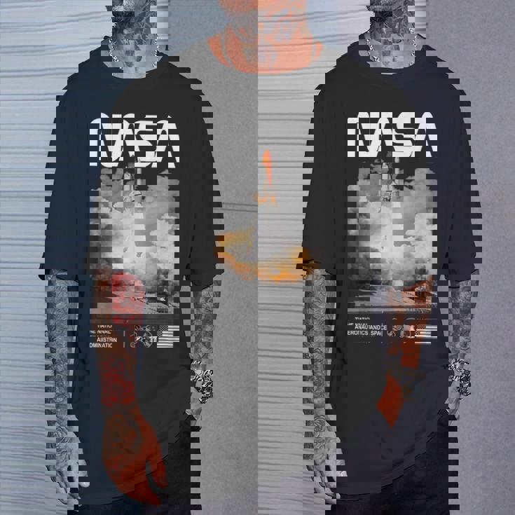 Nasa スペースシャトル打ち上げカラーの黒と白のワームロゴ Tシャツ 彼への贈り物