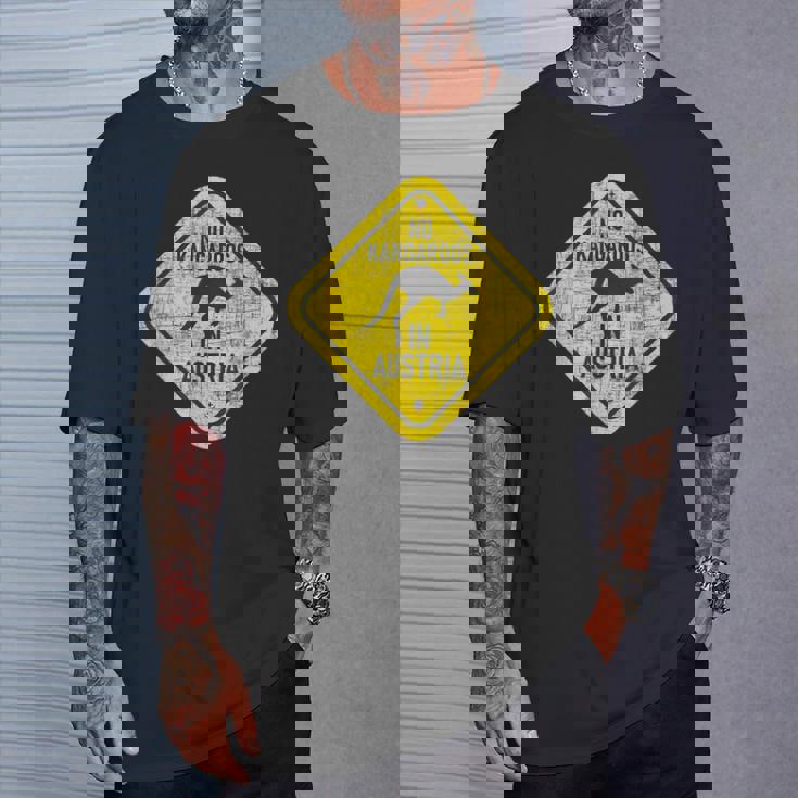 No Kangaroos In Austria 動物飼育係 野生動物 愛好家 Tシャツ 彼への贈り物