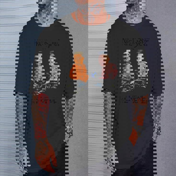 Nukes Don't Kill People…ドナルド・トランプとキム・ジョンウンティー Tシャツ 彼への贈り物