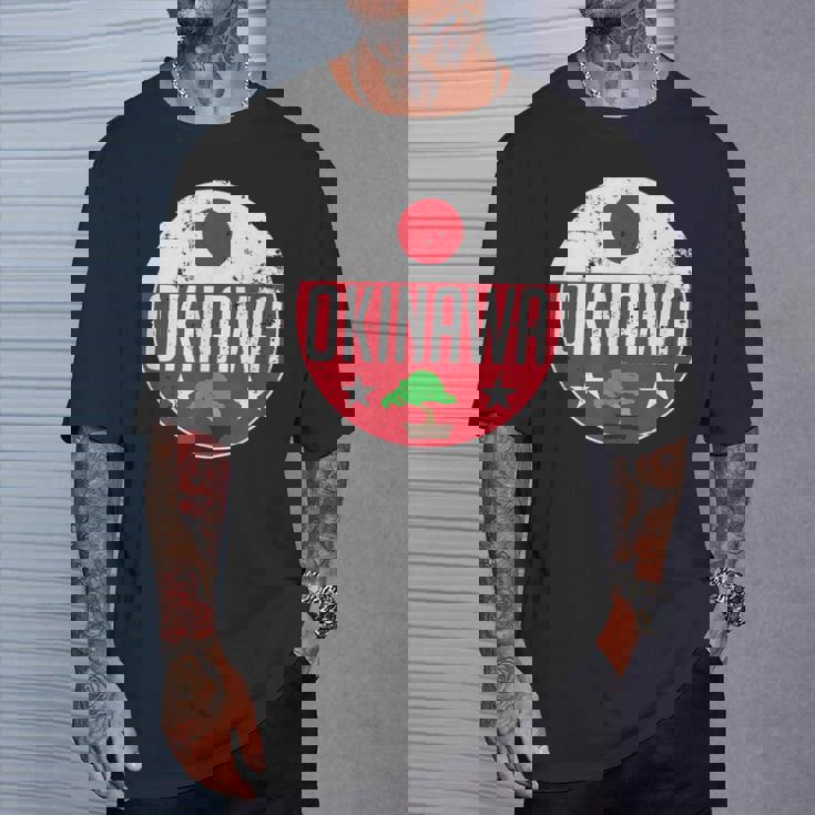 Okinawa Japanintage Flag Bonsai Tree Karateouvenir Tシャツ 彼への贈り物