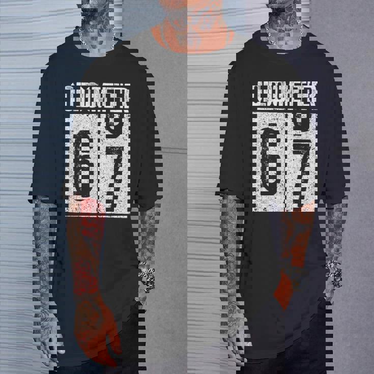 Oldometer 67 67歳の誕生日ギフトシャツ Tシャツ 彼への贈り物