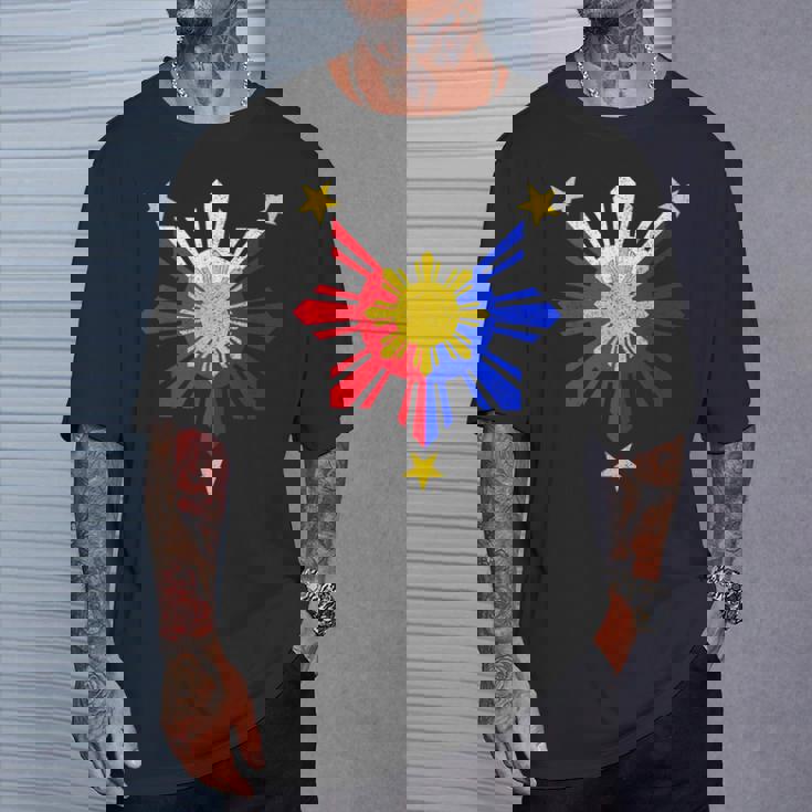 Pinoy フィリピン国旗 太陽 Tシャツ 彼への贈り物