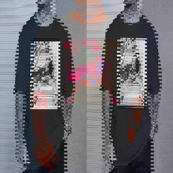 Pinup Girls 「バルーン付きセクシー赤毛ピンナップ1」 Tシャツ 彼への贈り物