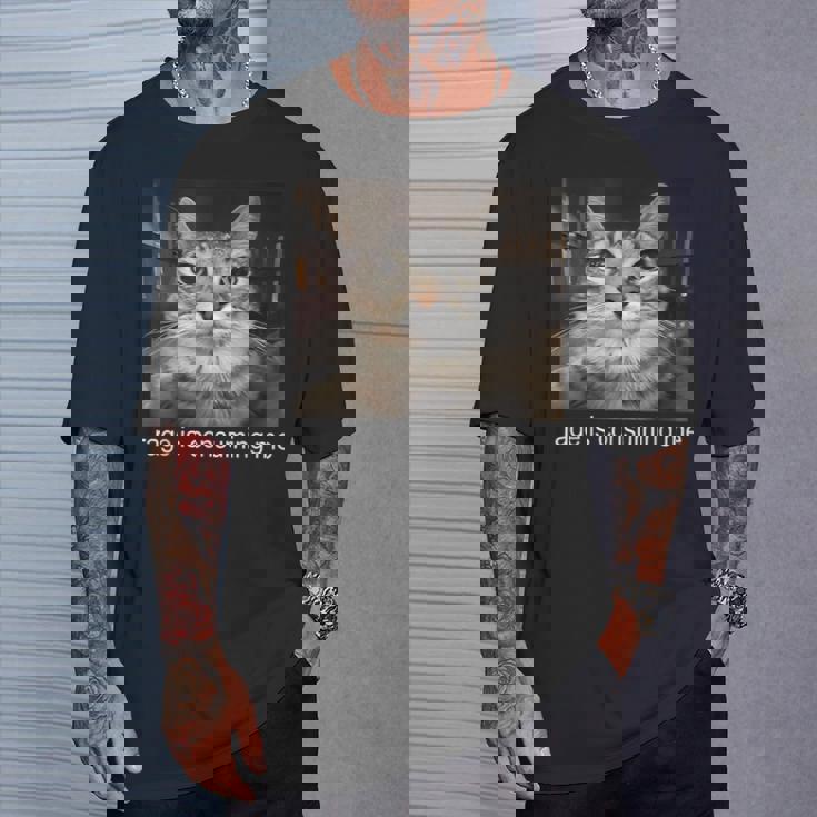 Rage Is Consuming Me 愚かな凝視猫ミーム Tシャツ 彼への贈り物