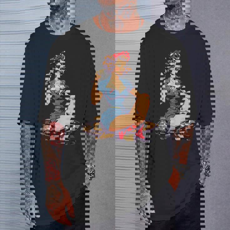 Retro Patriotic Pin-Upintage Usa Flag American Beauty Girl Tシャツ 彼への贈り物