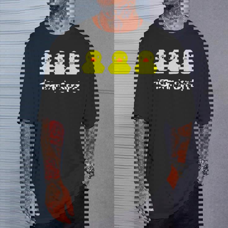 Teampirit Three イエローラバーダックグラフィックプリント Tシャツ 彼への贈り物