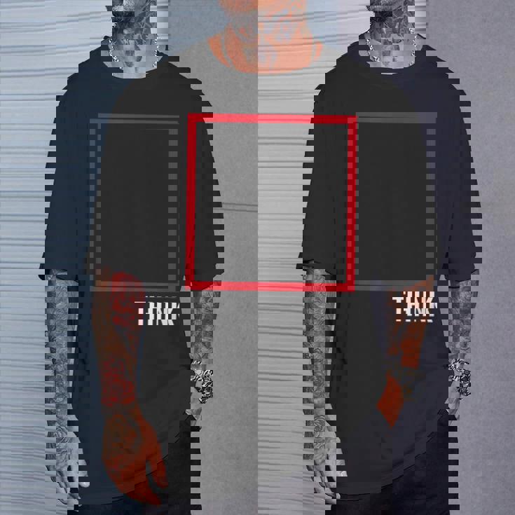 Think Outside The Box 哲学者、本好き、オタクのためのデザイン Tシャツ 彼への贈り物