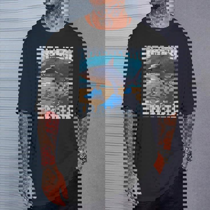 Tralalero Tralalahark Meme イタリアンブレインロットtシャツ Tシャツ 彼への贈り物