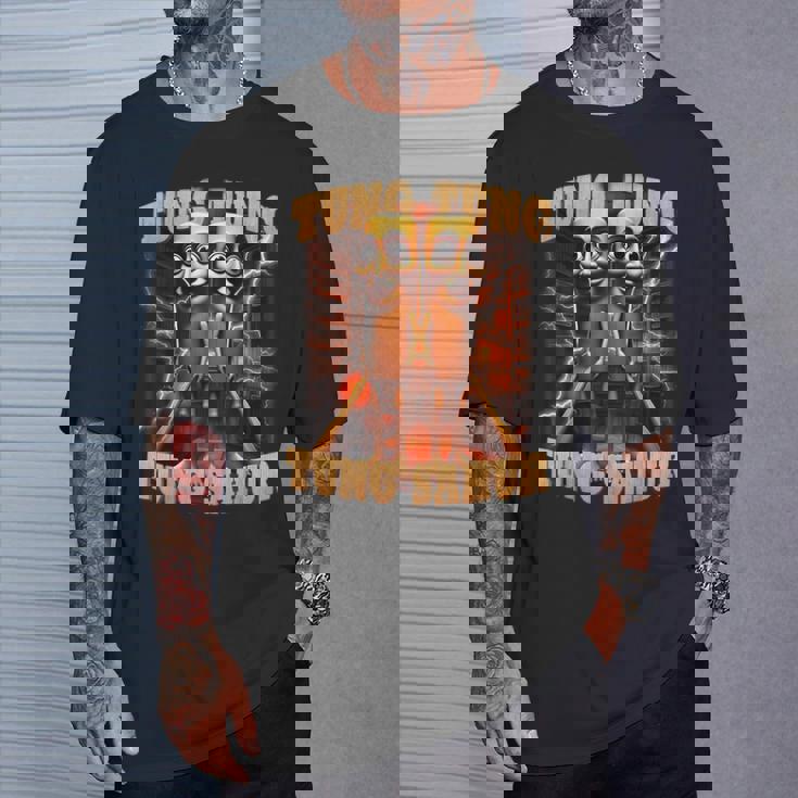 Tung Tungahur 面白い イタリアン ブレイン ミーム トゥン トゥン サフール Tシャツ 彼への贈り物