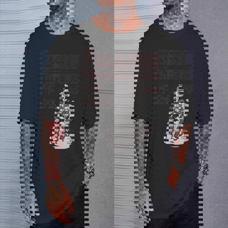 「情熱は時空を超える」 合掌土偶 祈る土偶 縄文 土偶 青森県八戸市 国宝 考古学 はにわ シュール Tシャツ 彼への贈り物