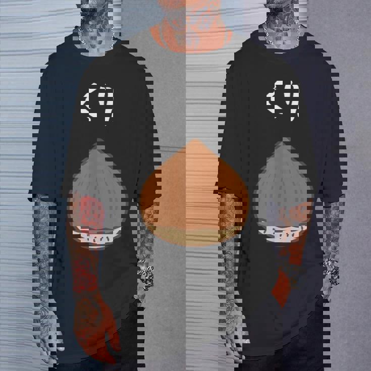 【くり】栗 可愛い おもしろ 面白い 秋 旬 食べ物 ネタ ウケ狙い かわいい 食品 ユニーク ウケる 和菓子 カワイイ Tシャツ 彼への贈り物