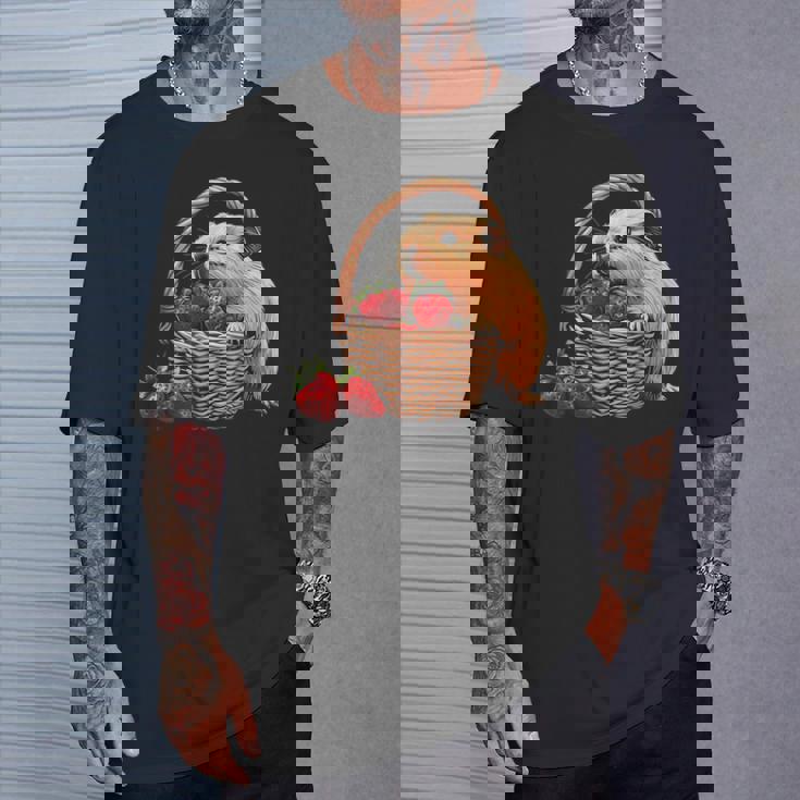 いちご モルモット いちご 野生動物 かわいい モルモット Tシャツ 彼への贈り物