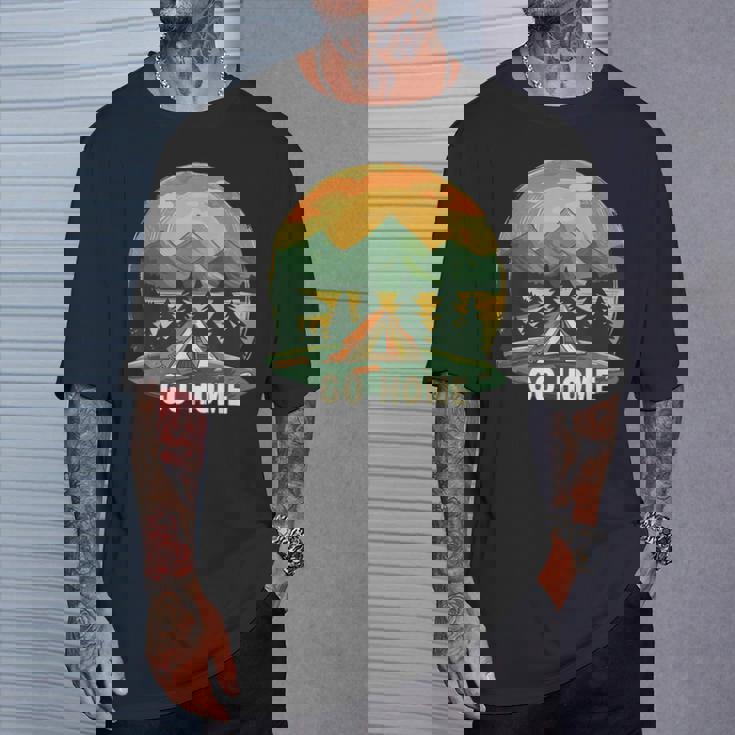 おかしなゴー・ホーム・セイングとテントのネイチャーコスチューム。 Tシャツ 彼への贈り物