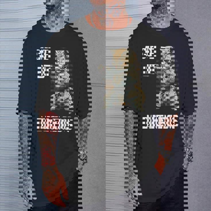 かわいいけど危険な空手 面白い テコンドー 猫 格闘技 Tシャツ 彼への贈り物