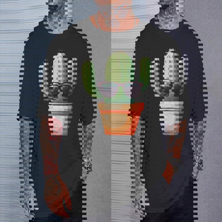 かわいいサボテン 鉢植え サボテン Tシャツ 彼への贈り物