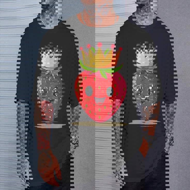 かわいいストロベリーロイヤルティで面白いタッチ。 Tシャツ 彼への贈り物