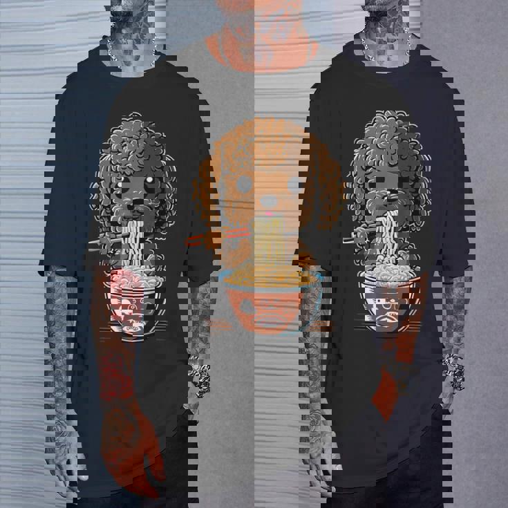 かわいいトイプードル 犬食べるラーメン Tシャツ 彼への贈り物