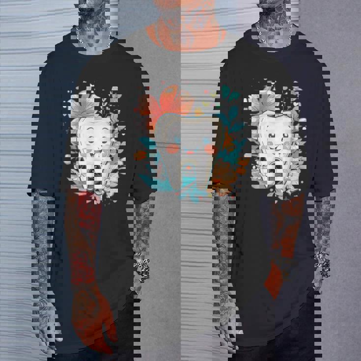 かわいい歯と花iキッズ歯 Tシャツ 彼への贈り物