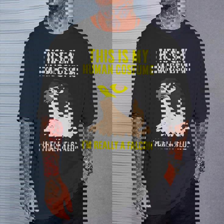 これは私の人間のコスチュームです私は本当にハヤブサ鳥です Tシャツ 彼への贈り物