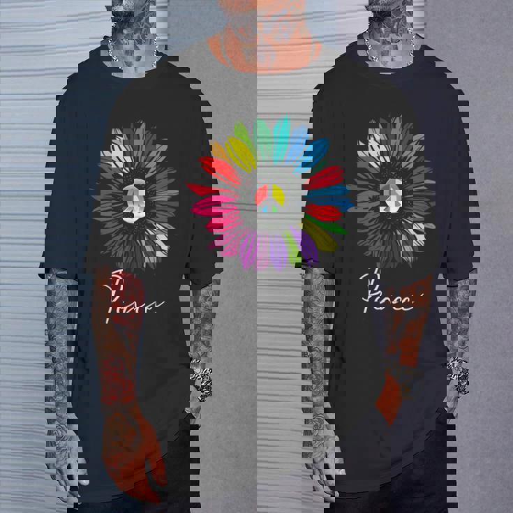 すべての愛する人々に平和 陽気なデザイン Tシャツ 彼への贈り物