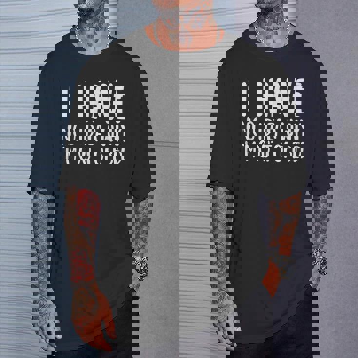 なぜベッドから出ているのか分からない Tシャツ 彼への贈り物