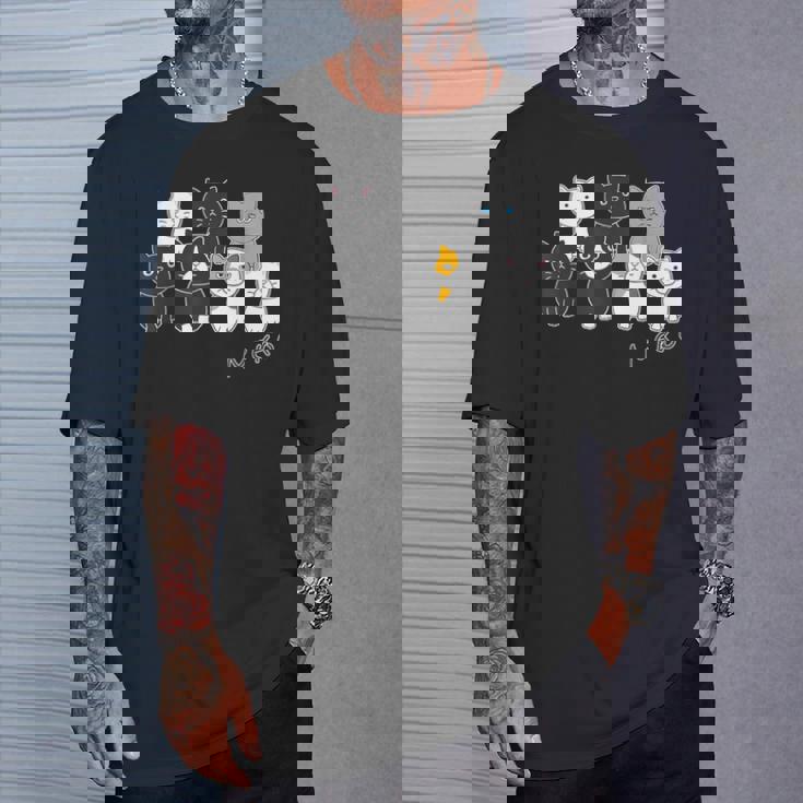 ねこさん『ウチノネコドコ』ハチワレ 黒猫 三毛猫 白猫 Neko【どうぶつフレンズ】フキゲンネコ 猫 動物 イラスト Tシャツ 彼への贈り物