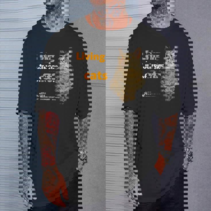 ねこのために生きてる 猫 かわいい キジトラ猫 Cat Tシャツ 彼への贈り物