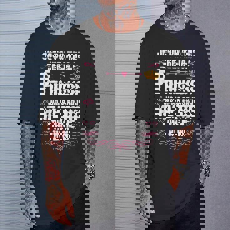 むかしむかし、あるところにお姫様がいました。1983年5月 誕生日 Tシャツ 彼への贈り物