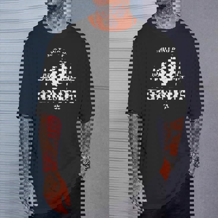 もうすぐおじいちゃん、新しいおじいちゃんになる Tシャツ 彼への贈り物