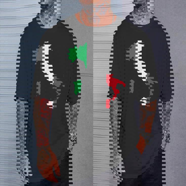 アウトライン イタリア 赤 白 緑 ストライプ 地図 Tシャツ 彼への贈り物