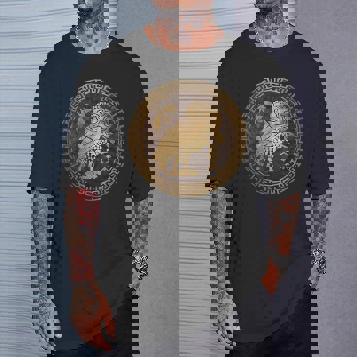 アテネ古代ギリシャ女神アテナのアテネのフクロウのシンボル Tシャツ 彼への贈り物