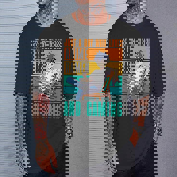 アニメラーメンとゲームが大好きな少年 カワイイゲーマー Tシャツ 彼への贈り物