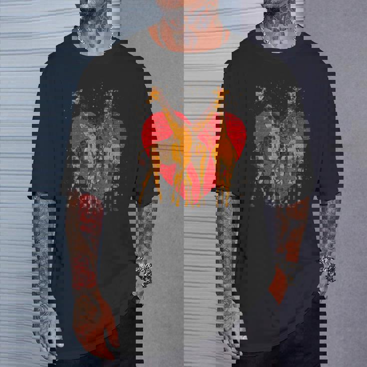 アフリカ サファリ アニマル ハート バレンタインデー ギフト ラブ キリン Tシャツ 彼への贈り物