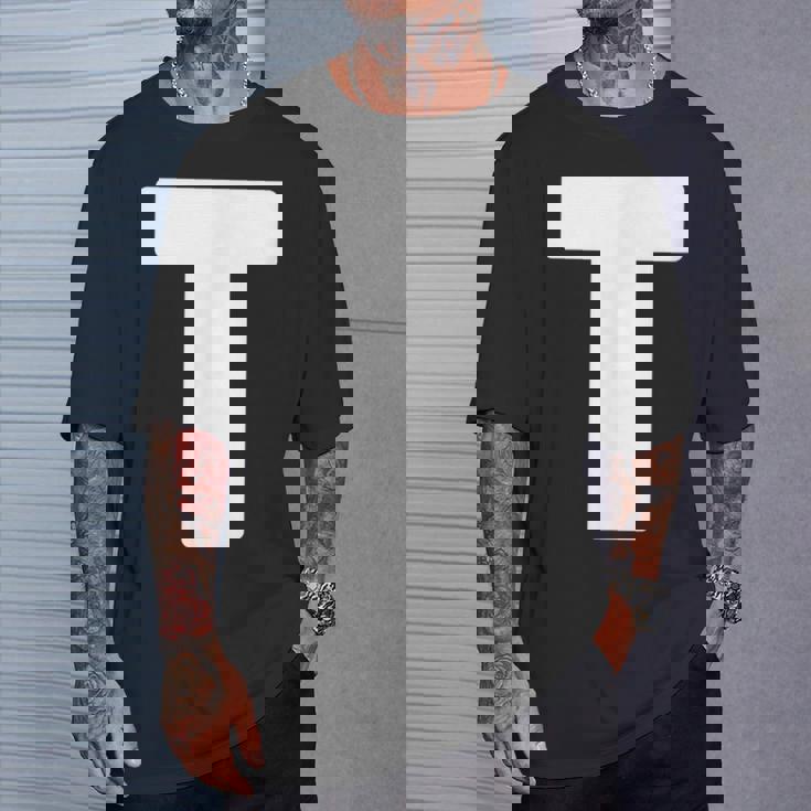 アルファベット大文字 モノグラム イニシャル Tシャツ 彼への贈り物