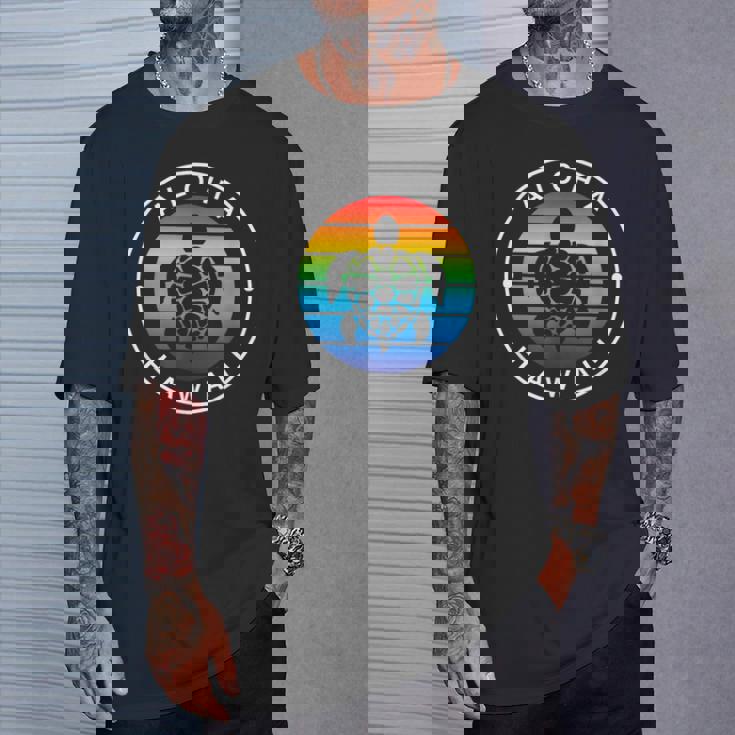 アロハ ハワイ ハワイアン ウミガメ ビーチ オーシャン レインボー ホヌ Tシャツ 彼への贈り物