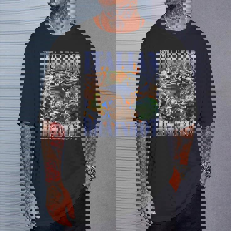 イタリア Brainrot 面白い トラララ クロコディロ ミーム ジョーク ブーツレッグ Tシャツ 彼への贈り物