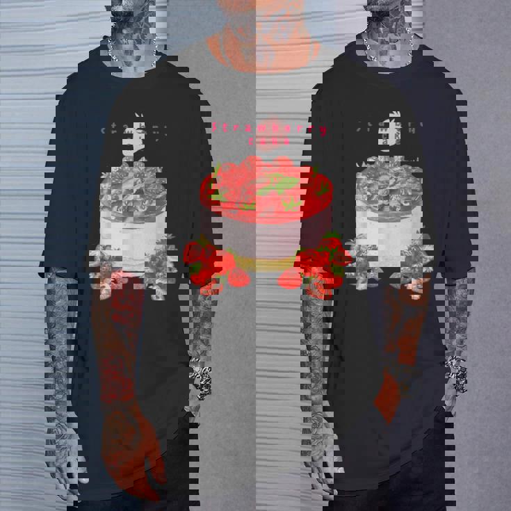 イチゴケーキ スイーツ デザート かわいい 春 パティシエ、普段着、いちご狩り、いちご、ストロベリー、お菓子 Tシャツ 彼への贈り物