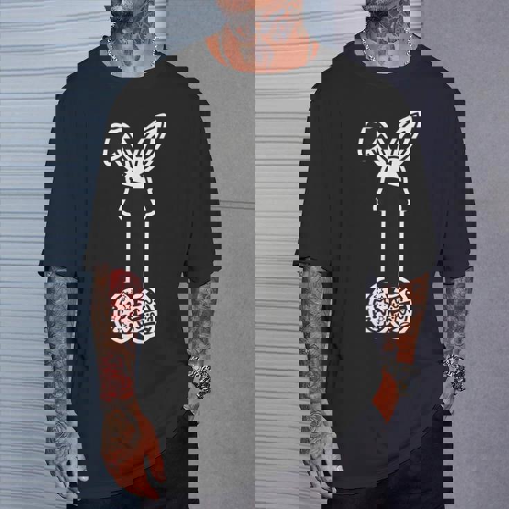 イースターエッグ付きの面白いイースターペニスウサギの耳。 Tシャツ 彼への贈り物