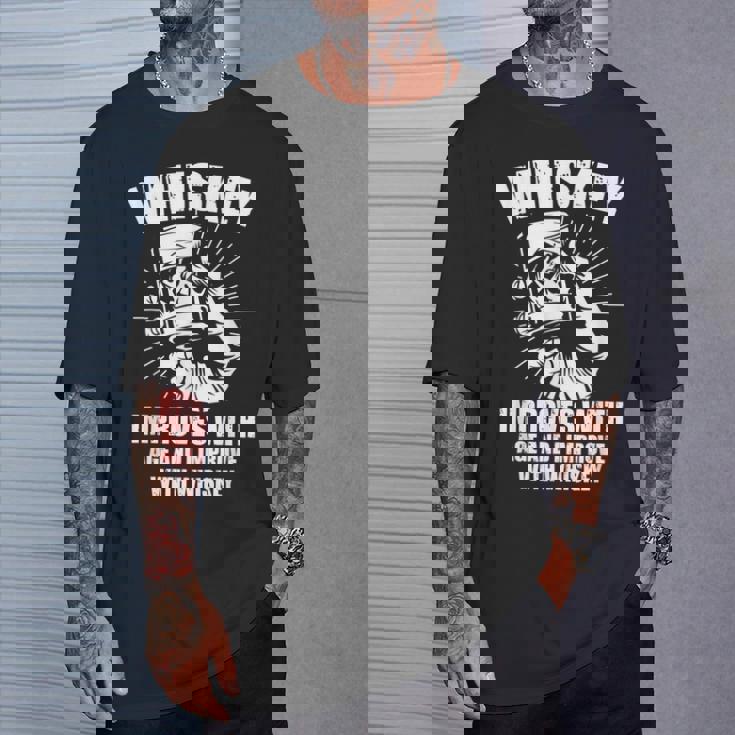 ウイスキー 年齢に合わせて改善 ウイスキーで改善 Tシャツ 彼への贈り物