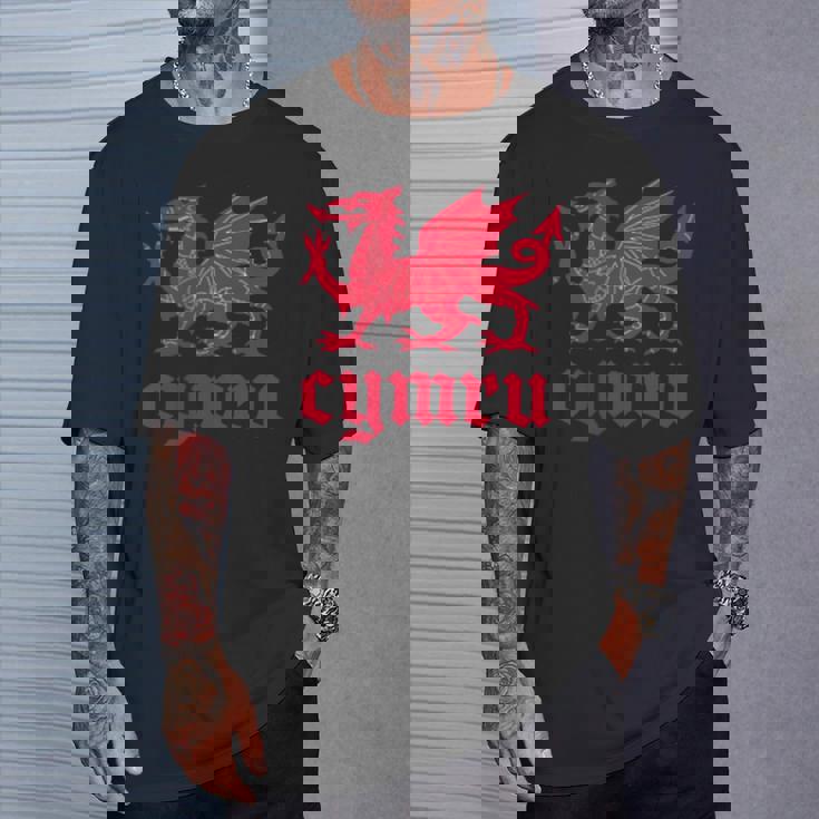 ウェールズ・ウェールズ・ウェールズ・シムレーグ・レッド・ウェールズ・ドラゴン Tシャツ 彼への贈り物