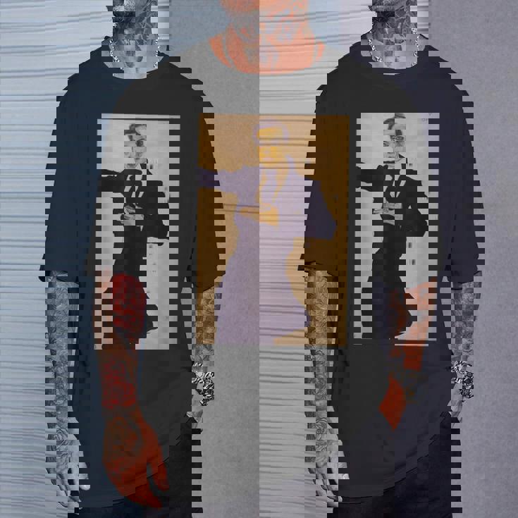 エゴン・シーレによる画家の肖像1910 Tシャツ 彼への贈り物