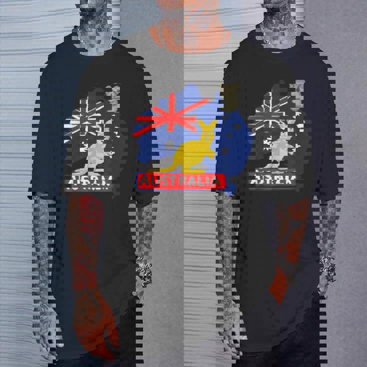 オーストラリア国旗マップ コンチネント カンガルー コアラ Tシャツ 彼への贈り物