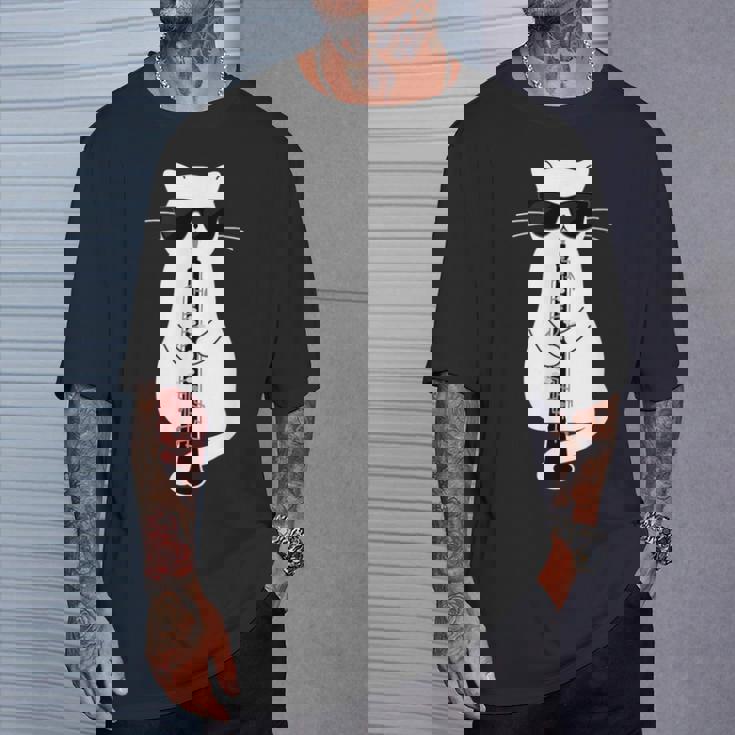 オーボエで遊ぶサングラスをかけた猫 Tシャツ 彼への贈り物