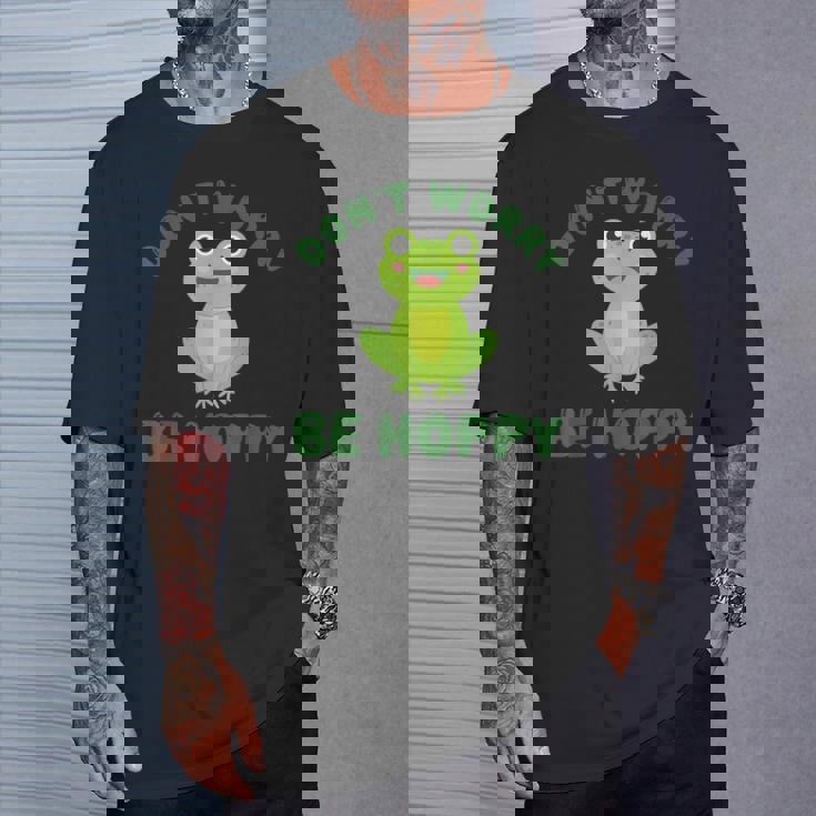 カエルの愛好家や教育者向けのかわいいカエルの先生のデザイン。 Tシャツ 彼への贈り物