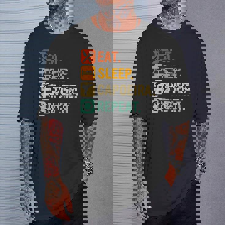 カポエイラ 格闘技 ダンス 武道 Tシャツ 彼への贈り物