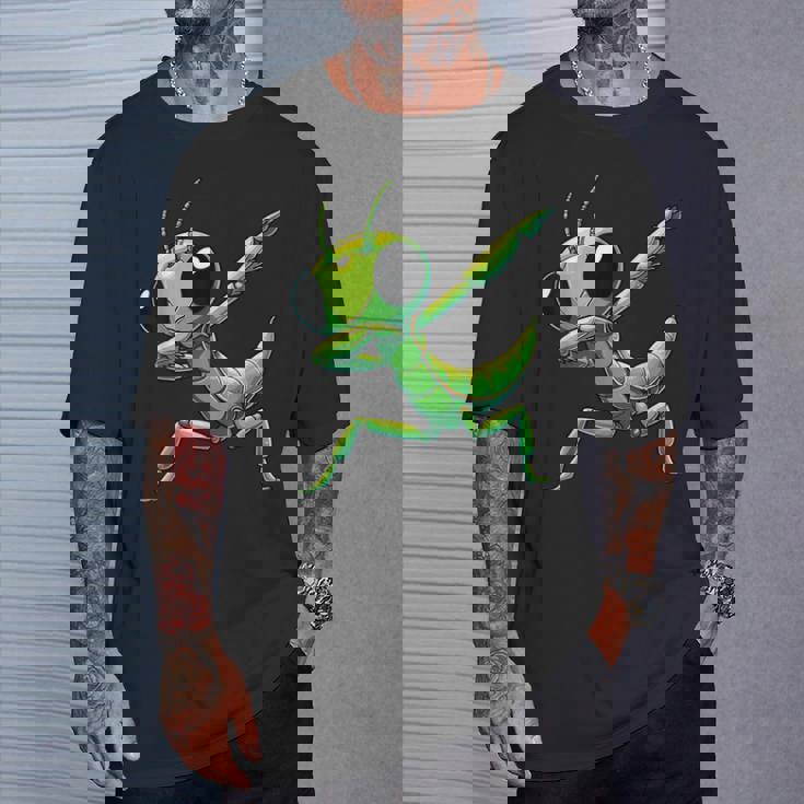 カマキリ、おかしなカマキリ Tシャツ 彼への贈り物